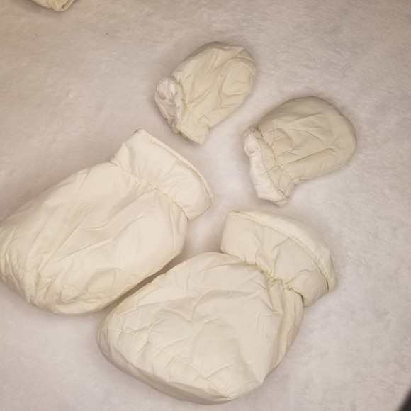 Baby Girl 9M Puffer Snow Suit Warm Bodysuit w/ Mittens Booties Minimalist Cream - Picture 8 of 9